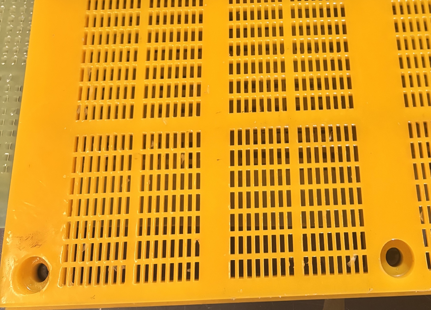7 operational details to extend the life of polyurethane screens